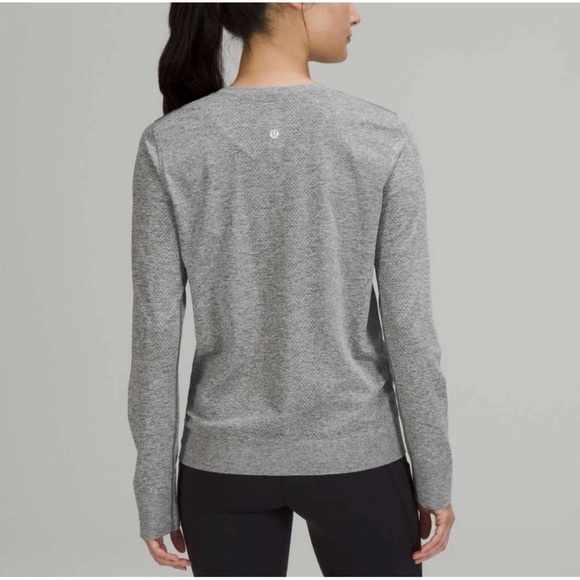 Lululemon Women’s Swiftly Relaxed Long Sleeve Grey Performance Knit - Picture 2 of 12